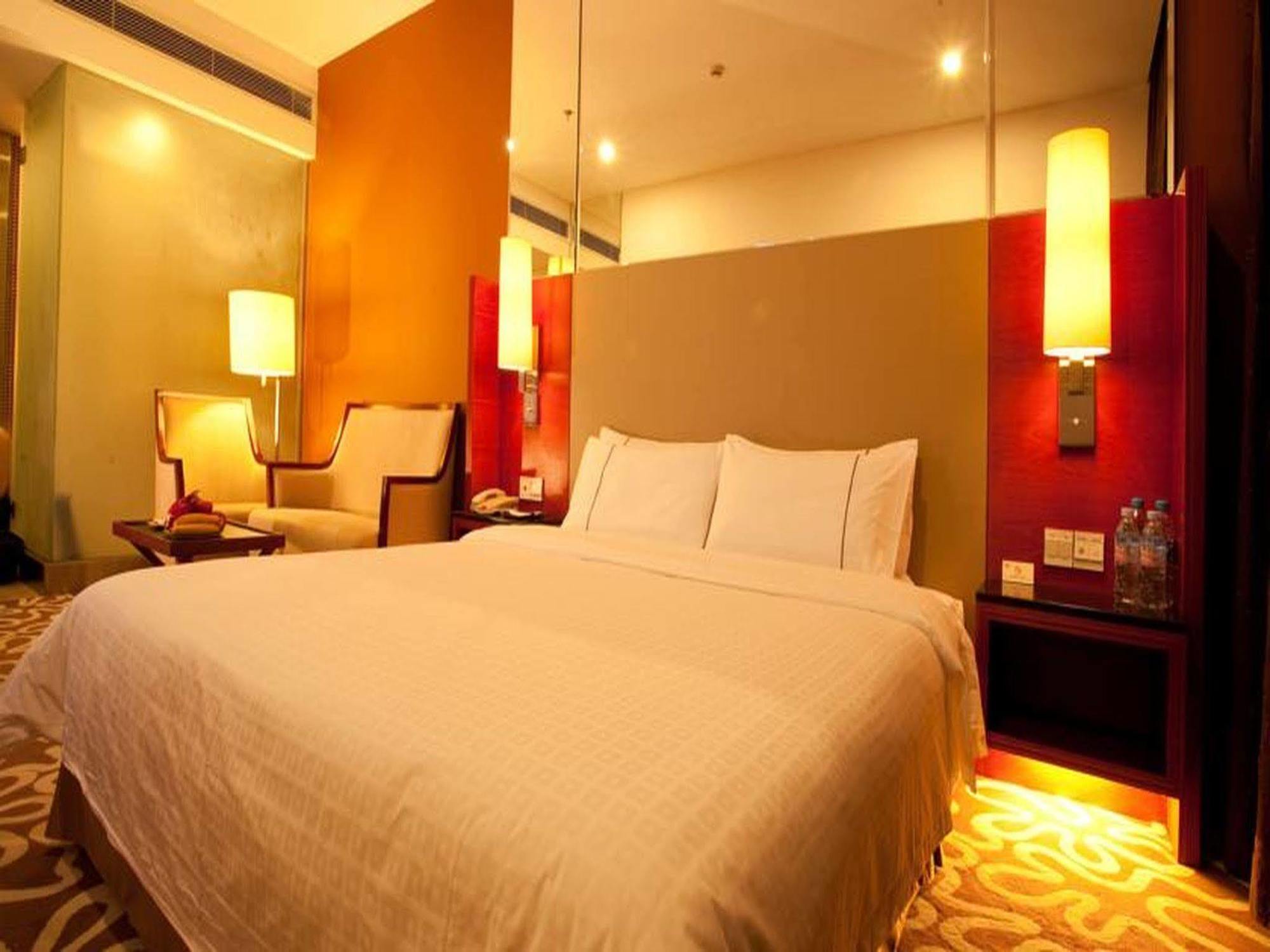 Shenzhen Caa Holy Sun Hotel, Luohu Railway Station Екстер'єр фото